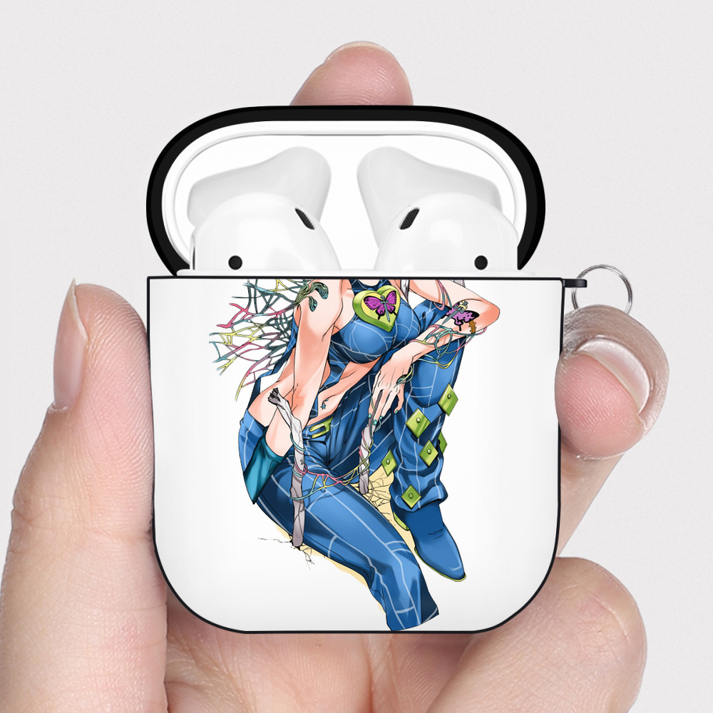 （画像用） "ジョジョの奇妙な冒険 くうじょう ジョリーン JoJo's Bizarre Adventure Jolyne Cujoh " AirPods 第2世代保護ケース ハードシェル ブラック 耐衝撃・防指紋・カラビナ付き