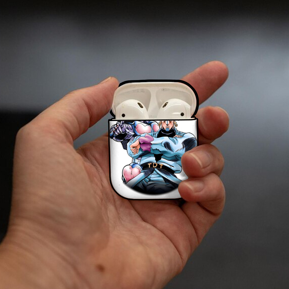 ジョジョの奇妙な冒険 ひがしかた じょうすけ JoJo's Bizarre Adventure Higashikata Josuke AirPods 第2世代保護ケース ハードシェル ブラック 耐衝撃・防指紋・カラビナ付き