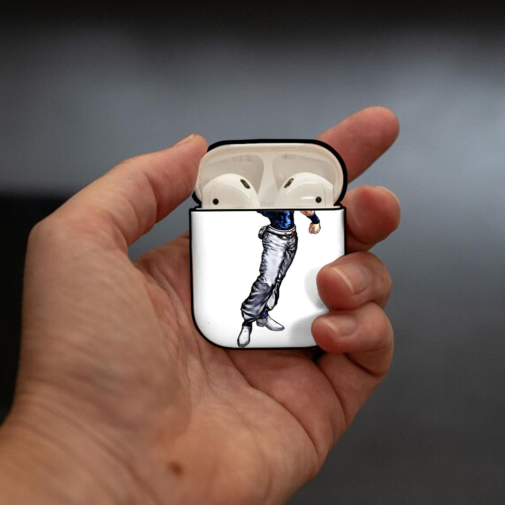 ジョジョの奇妙な冒険 ジャン＝ピエール?ポルナレフ JoJo's Bizarre Adventure Jan Pierre Polnareff AirPods 第2世代保護ケース ハードシェル ブラック 耐衝撃・防指紋・カラビナ付き