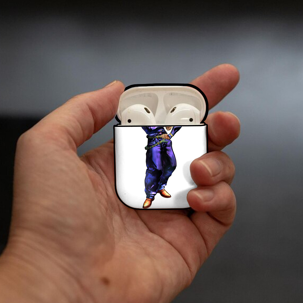 ジョジョの奇妙な冒険 虹村億泰 にじむら おくやす JoJo's Bizarre Adventure Nijimura Okuyasu AirPods 第2世代保護ケース ハードシェル ブラック 耐衝撃・防指紋・カラビナ付き